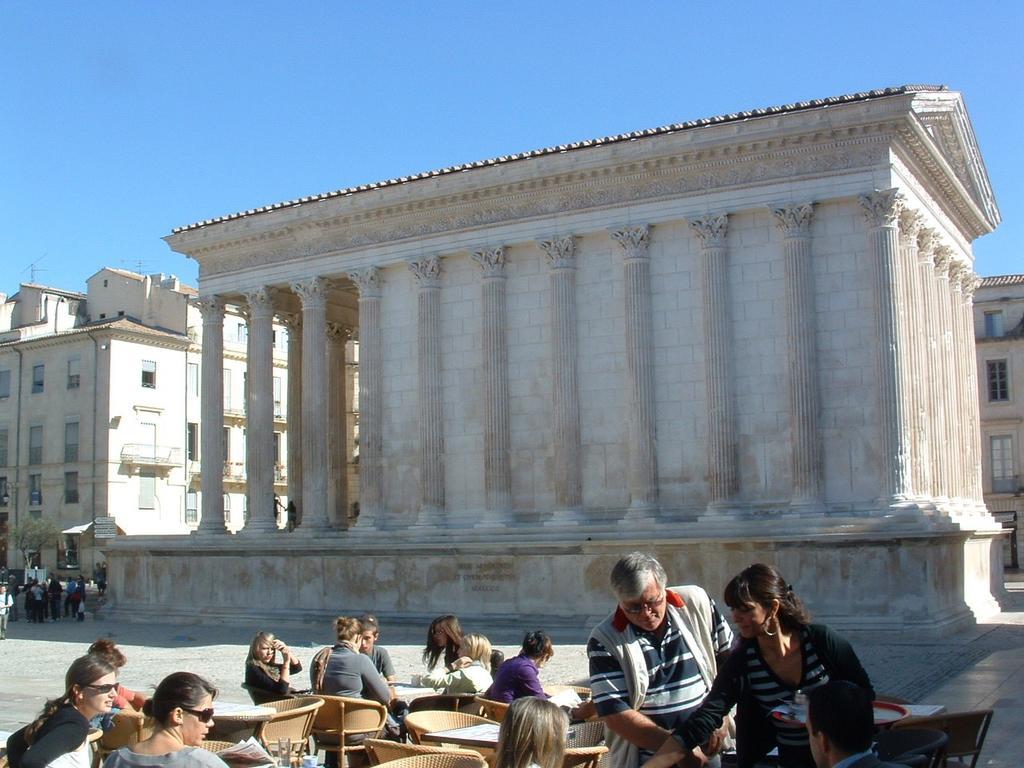 Le Cherche Midi, Entre Nimes, Le Pont Du Gard, Uzes, Arles Маргьорит Екстериор снимка